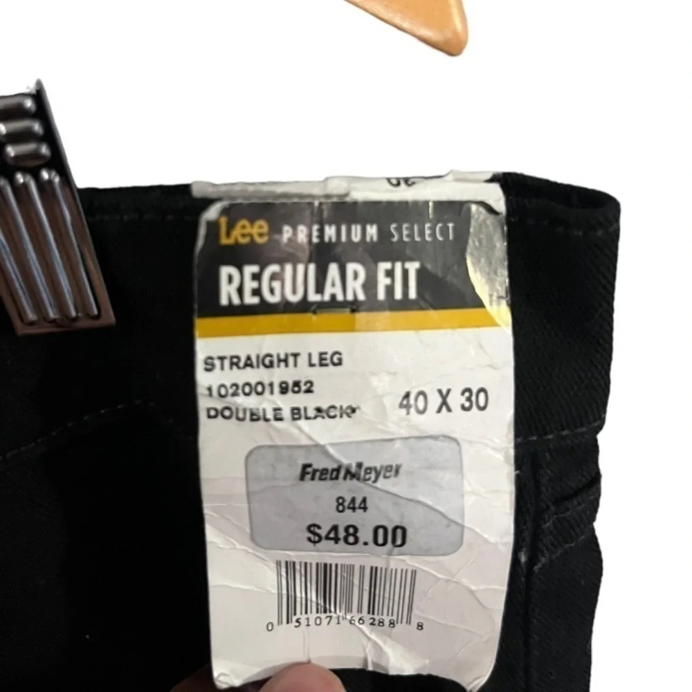 NWT REGULAR FIT STRAIGHT LEG JEAN:DOUBLE BLACK Size 40x 30